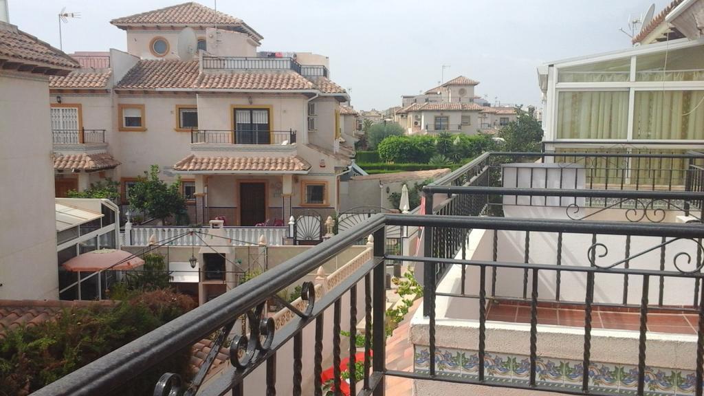 Holiday Home Torre De Pisa Торрев'єха Екстер'єр фото
