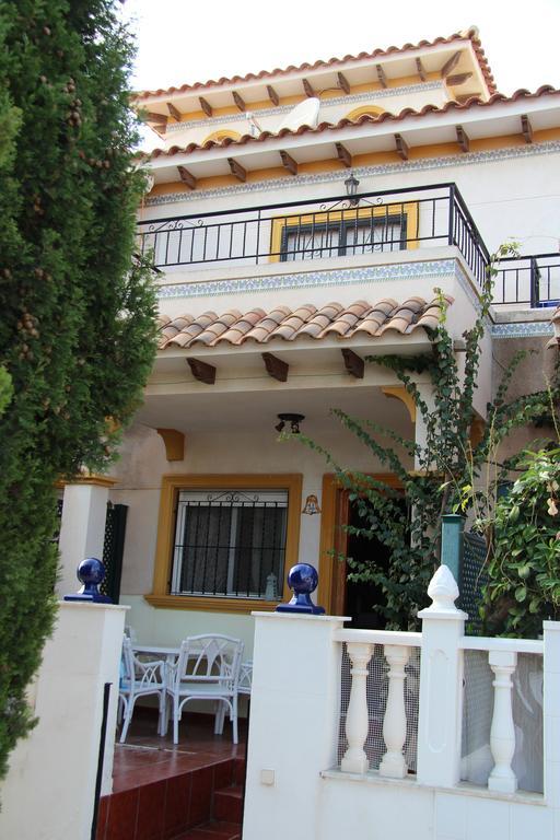 Holiday Home Torre De Pisa Торрев'єха Номер фото